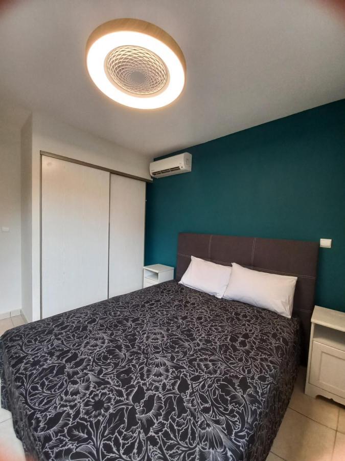 Bel Appartement Avec Terrasse Proche Des Plages Saint-Gilles-les Bains Exterior foto